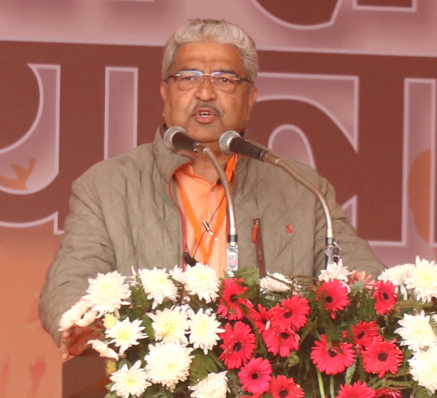 चांदपुर में गुलाब सिह डिग्री कॉलेज में भाजपा की जन विश्वास यात्रा जनसभा को संबोधित करते पूर्व सा?