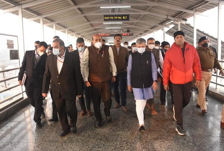 Le ministre des Chemins de fer Ashwini Vaishnav à Varanasi a déclaré ne pas croire ceux qui répandent l’illusion de la privatisation des chemins de fer indiens