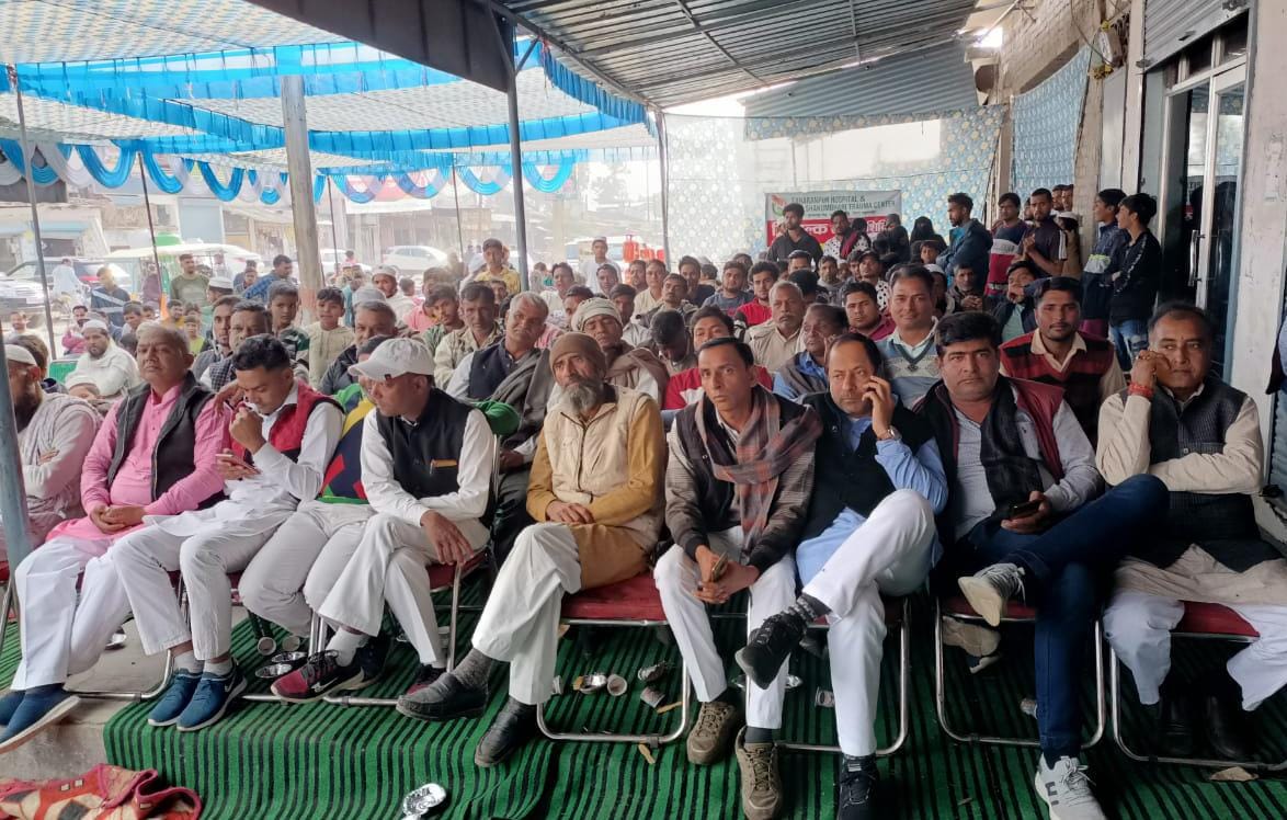 मिर्जापुर में आयोजित कार्यक्रम में भाग लेते भाजपा कार्यकर्ता मिर्जापुर में आयोजित कार्यक्रम में भाग लेते भाजपा कार्यकर्ता
