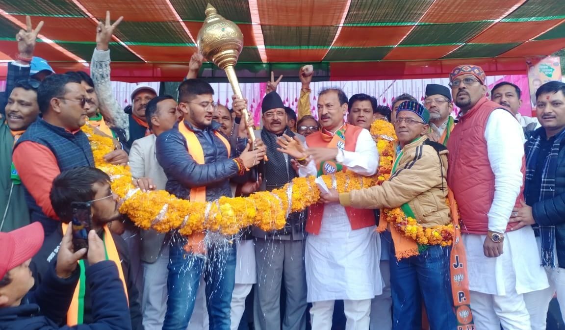 सल्ट में केंद्रीय रक्षा राज्य मंत्री अजय भट्ट का स्वागत करते भाजपाई सल्ट में केंद्रीय रक्षा राज्य मंत्री अजय भट्ट का स्वागत करते भाजपाई
