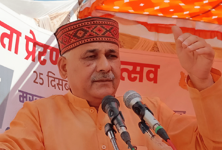 मध्य प्रदेश: 15-18 साल के बच्चों को स्कूल में ही लगेंगे कोरोना के टीके, 3 जनवरी से लगाएंगे कैम्प मध्य प्रदेश के स्कूल शिक्षा मंत्री इंदर सिंह परमार (फाइल फोटो)