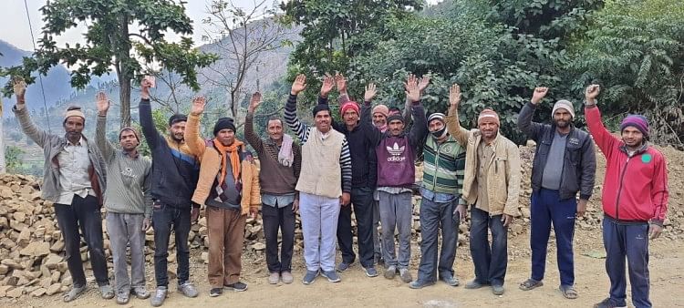 Protes Oleh Penduduk Desa Ladhiya Vally