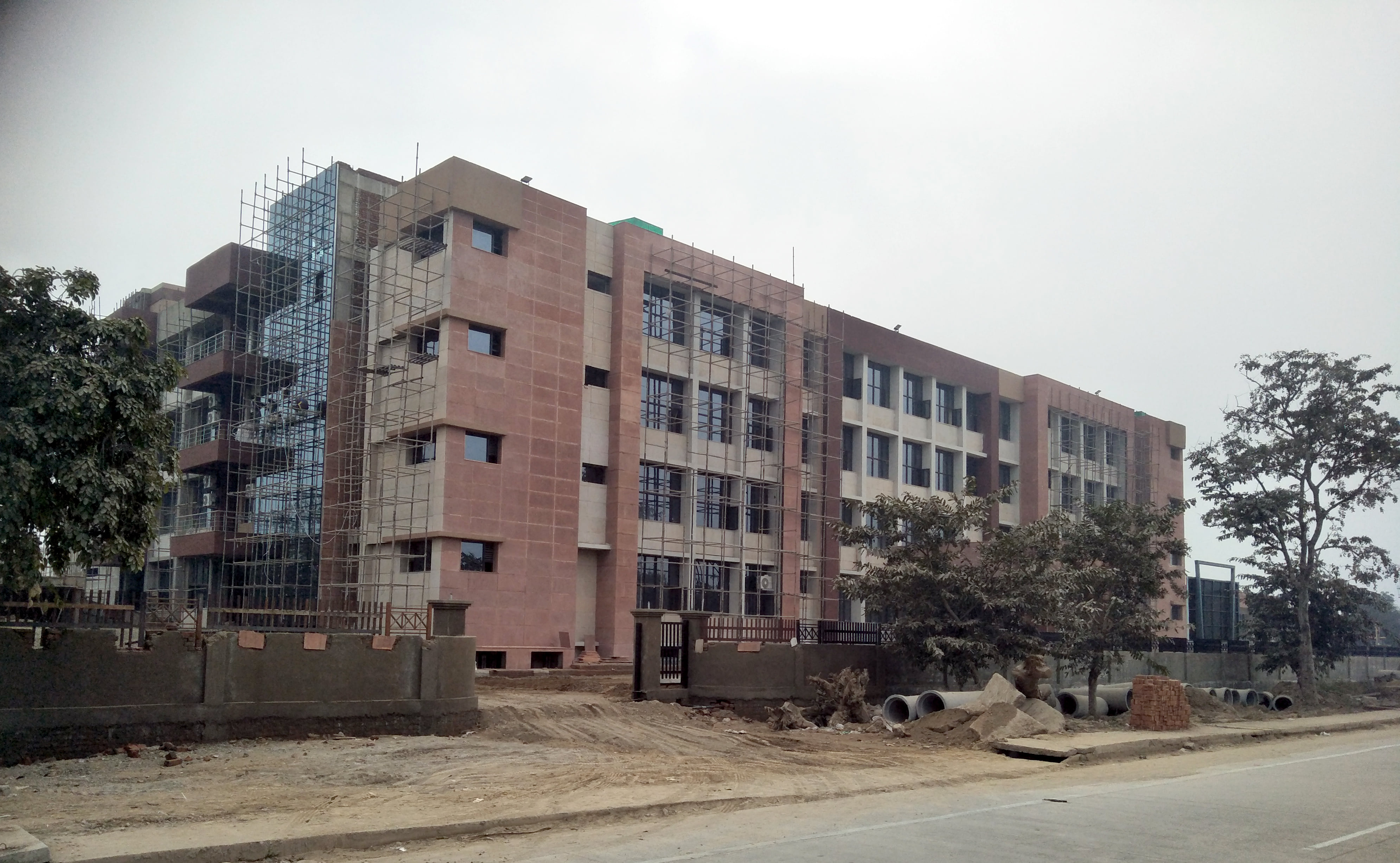 अंबाला छावनी में निर्माणाधीन लघु सचिवालय। अंबाला छावनी में निर्माणाधीन लघु सचिवालय।