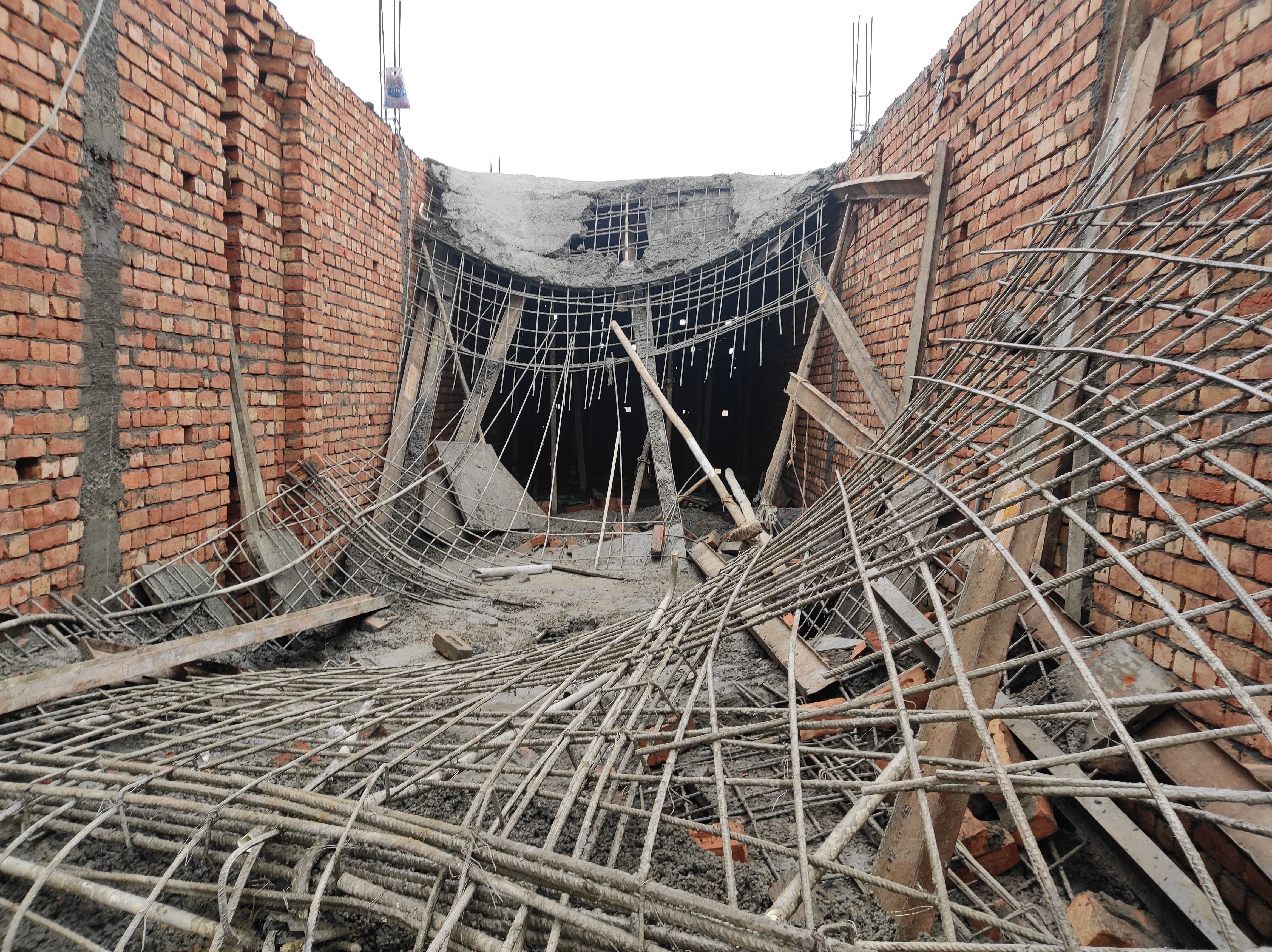 One person dies, contractor and laborer injured due to falling of a shop under construction in Mayapuri Colony