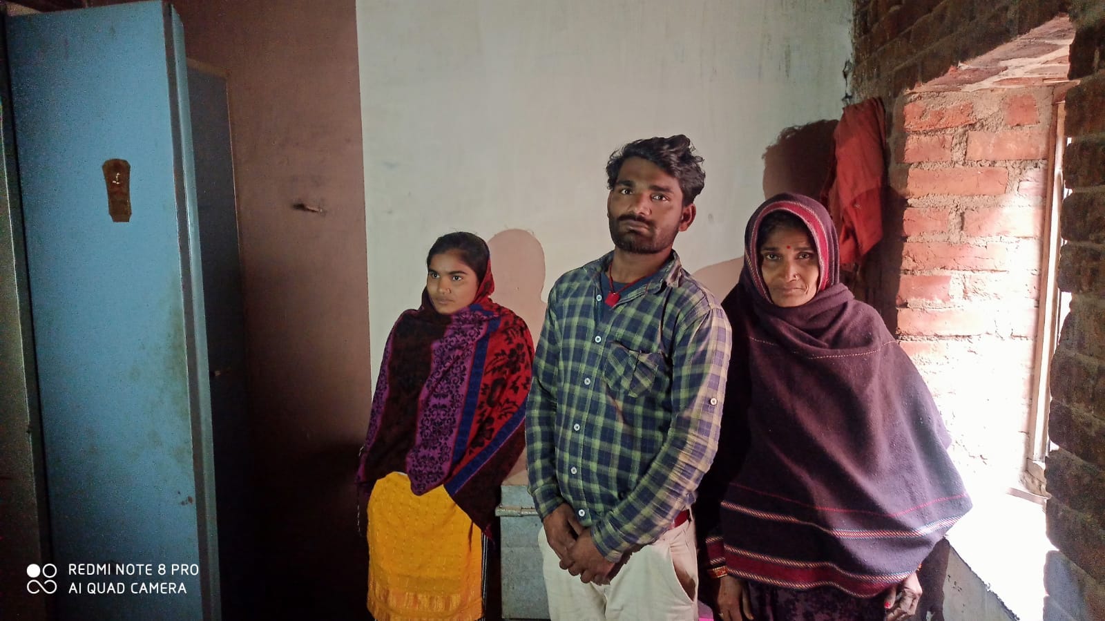 घटना की जानकारी देती पीड़िता महारानी घटना की जानकारी देती पीड़िता महारानी
