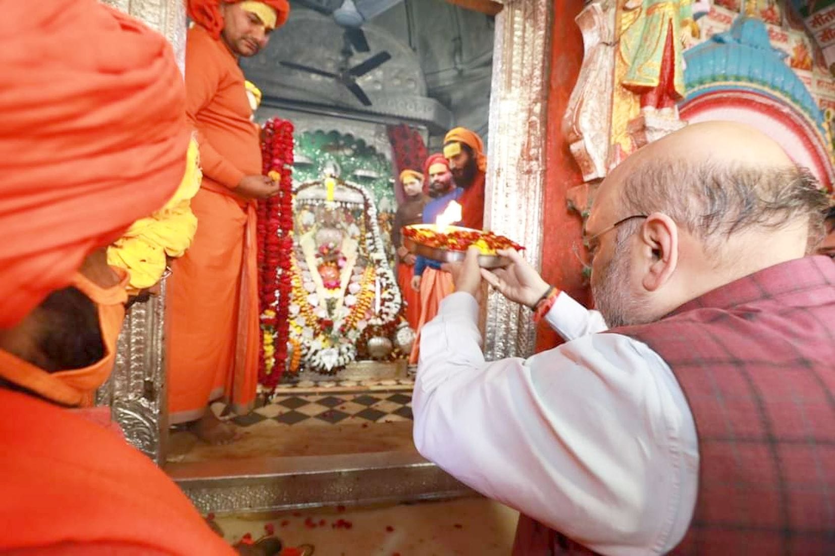अयोध्या-हनुमानगढ़ी का दर्शन पूजन करते गृहमंत्री अमित शाह