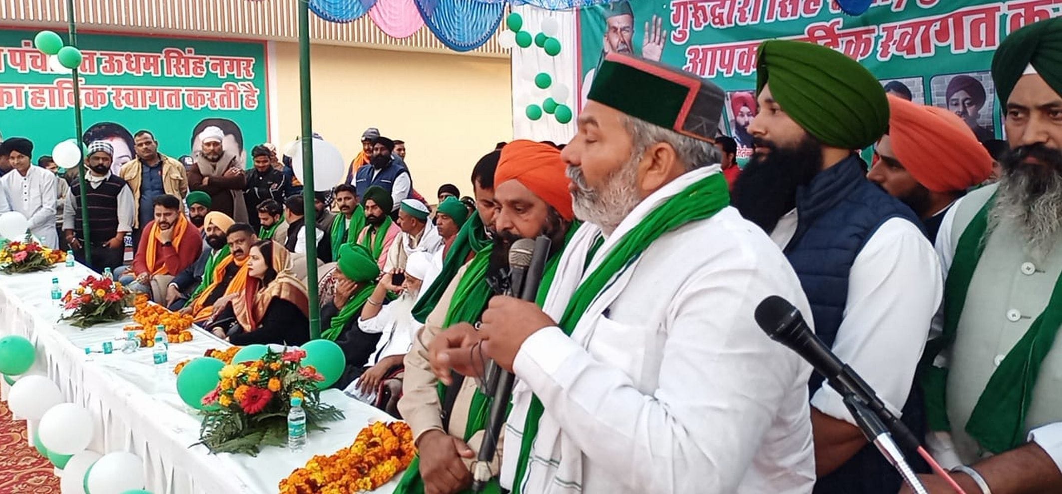 तिरगंज के बरी गुरुनानकफार्म में शहीद स्मारक के उदघाटन पर बोलते संयुक्त किसान मोर्चा के राष्ट्री