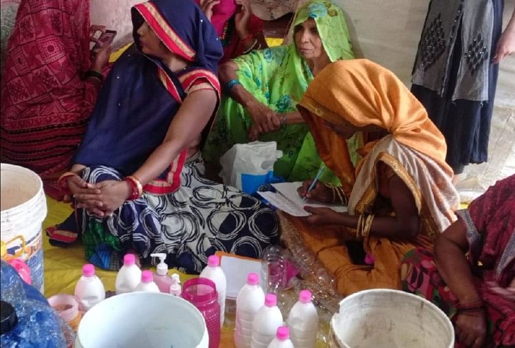 Sanitizer, Handwash, Toilet Cleaner Buatan Wanita Gorakhpur Mandiri