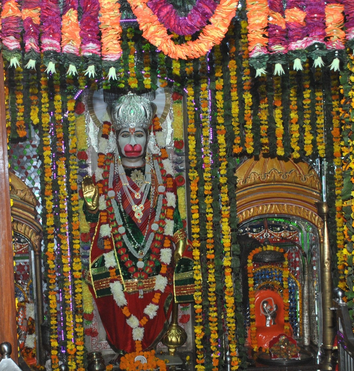 शामली हनुमान धाम पर सजा बजरंग बली का दरबार