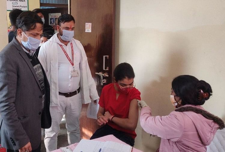 Les adolescents d’Agra Josh High après avoir été vaccinés – Un bouclier de sécurité a été trouvé : les adolescents d’Agra Josh High après avoir été vaccinés