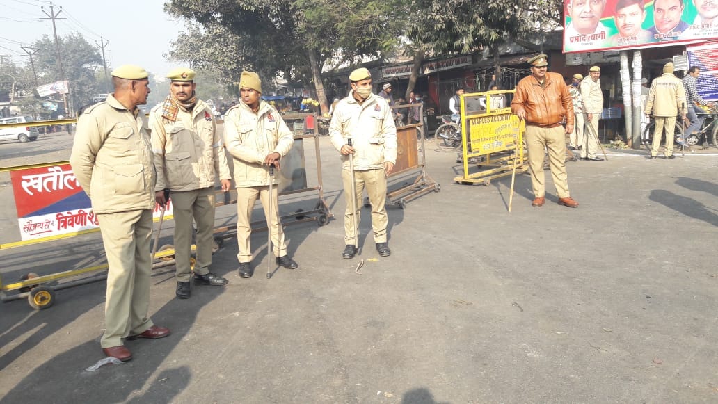 खतौली में तैनात पुलिस