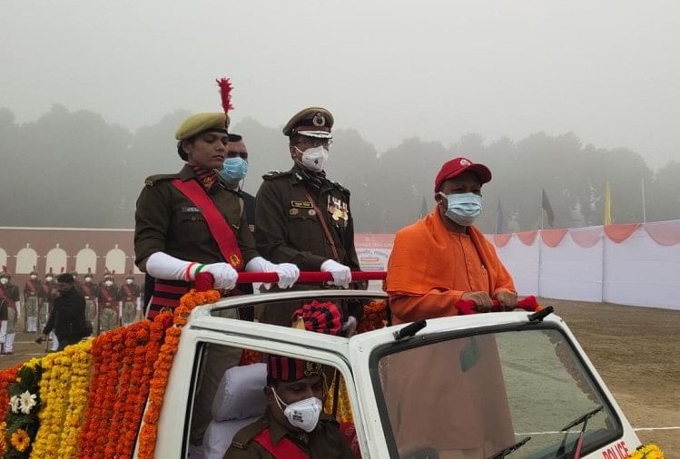 Convocation Parade Femmes Sipahi À Lucknow.  – Défilé de convocation des recrues féminines : Yogi a dit – la mauvaise loi et l’ordre étaient l’identité de l’UP, nous avons créé l’Uttam Pradesh