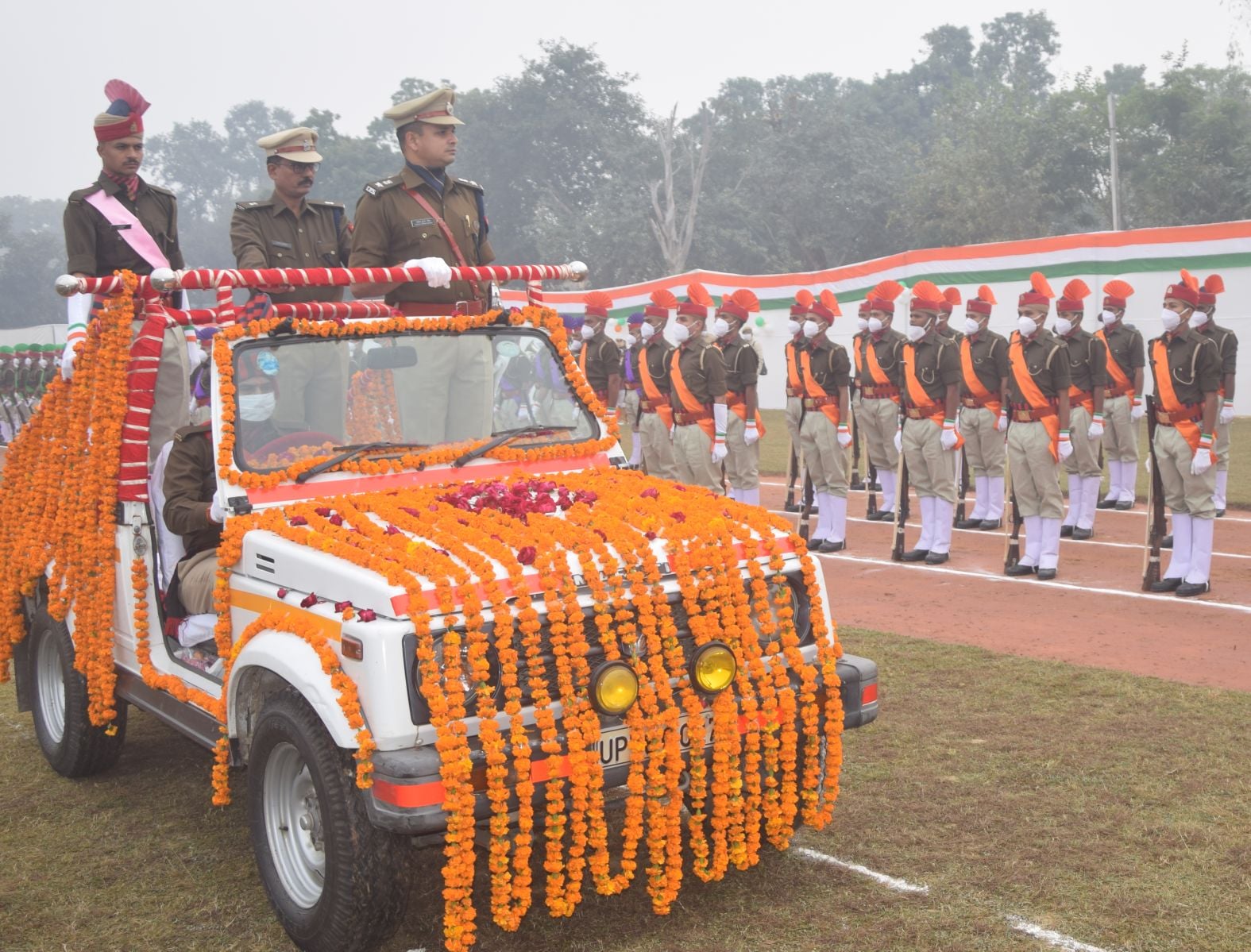 फतेहगढ़ स्थित पुलिस लाइन में पासिंग आउट परेड का निरीक्षण करते एसपी अशोक कुमार मीणा। संवाद फतेहगढ़ स्थित पुलिस लाइन में पासिंग आउट परेड का निरीक्षण करते एसपी अशोक कुमार मीणा। संवाद