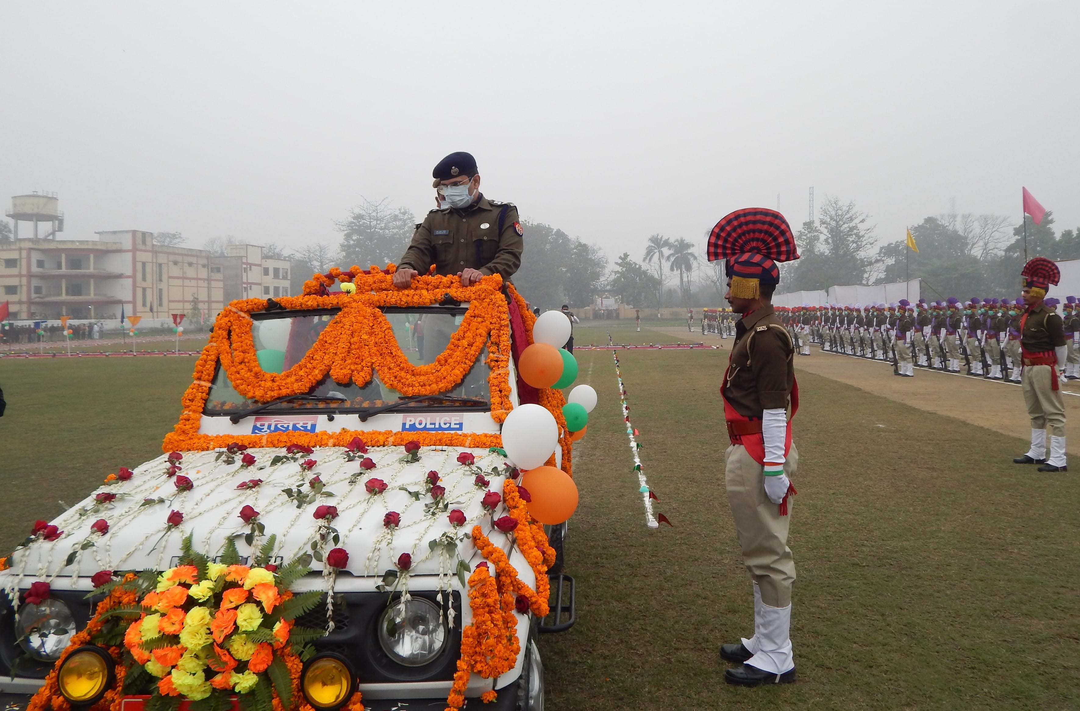 पुलिस परेड ग्राउंड में आयोजित दीक्षांत समारोह के दौरान परेड का निरीक्षण करते एसपी राजकरन नय्यर। पुलिस परेड ग्राउंड में आयोजित दीक्षांत समारोह के दौरान परेड का निरीक्षण करते एसपी राजकरन नय्यर।