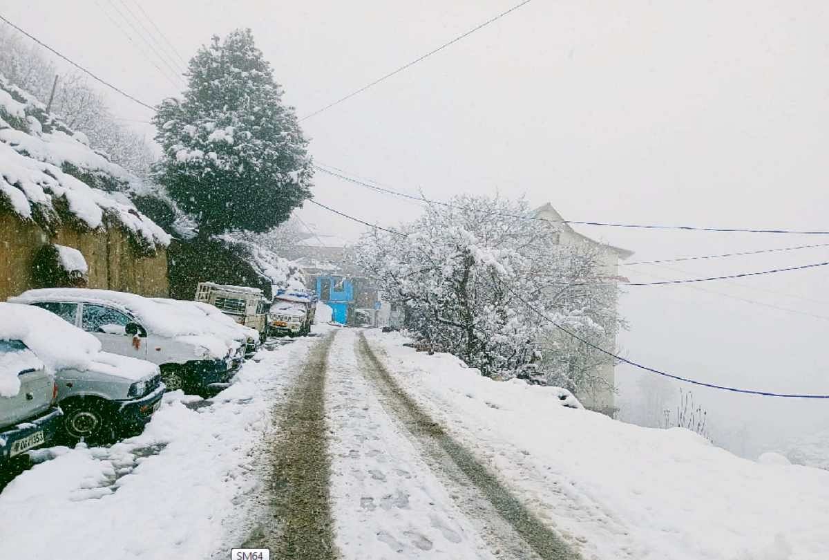 Himachal Weather Update: Rain And Snowfall Recorded In State, 248 Roads  Closed, Life Disturbed - मौसम: हिमाचल में बारिश-बर्फबारी, 248 सड़कें बंद,  जनजीवन अस्त-व्यस्त, देखें तस्वीरें - Amar ...