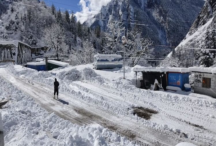 Pembaruan Cuaca Uttarakhand Hari Ini: Desa-desa di Wilayah Himalaya Tinggi Tertutup Salju