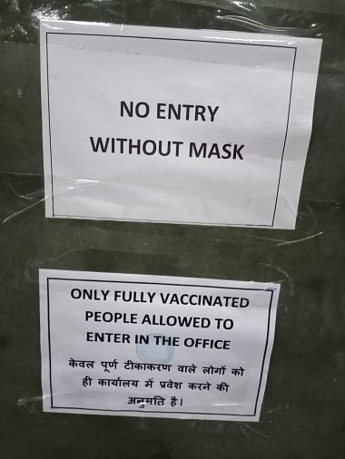 Jika Tidak Ada Masker Dan Sertifikat Kedua Dosis, Maka Dilarang Masuk Di Stasiun