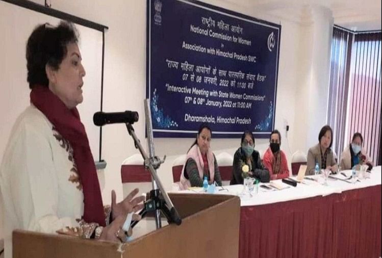Ketua Komnas Perempuan Rekha Sharma Said – Kurangnya Pemikiran Sosial Membuat Perempuan Terbelakang