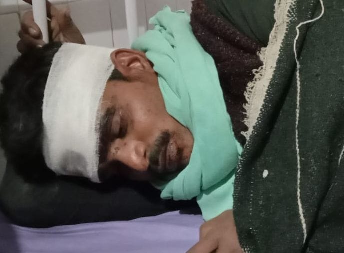 रदो सीएचसी में भर्ती घायल जुल्फिकार। संवाद