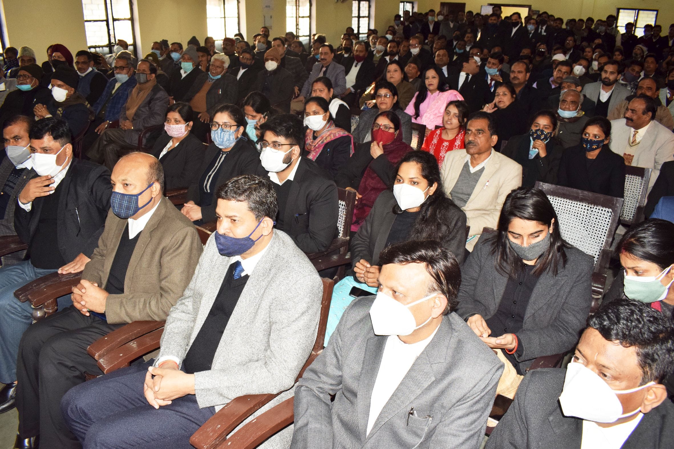 शाहजहांपुर में नवनिर्वाचित सेंट्रलवार एसोएशिन के पदाधिकारीओं के शपथ ग्रहण समारोह में उपस्थित ? शाहजहांपुर में नवनिर्वाचित सेंट्रलवार एसोएशिन के पदाधिकारीओं के शपथ ग्रहण समारोह में उपस्थित ?