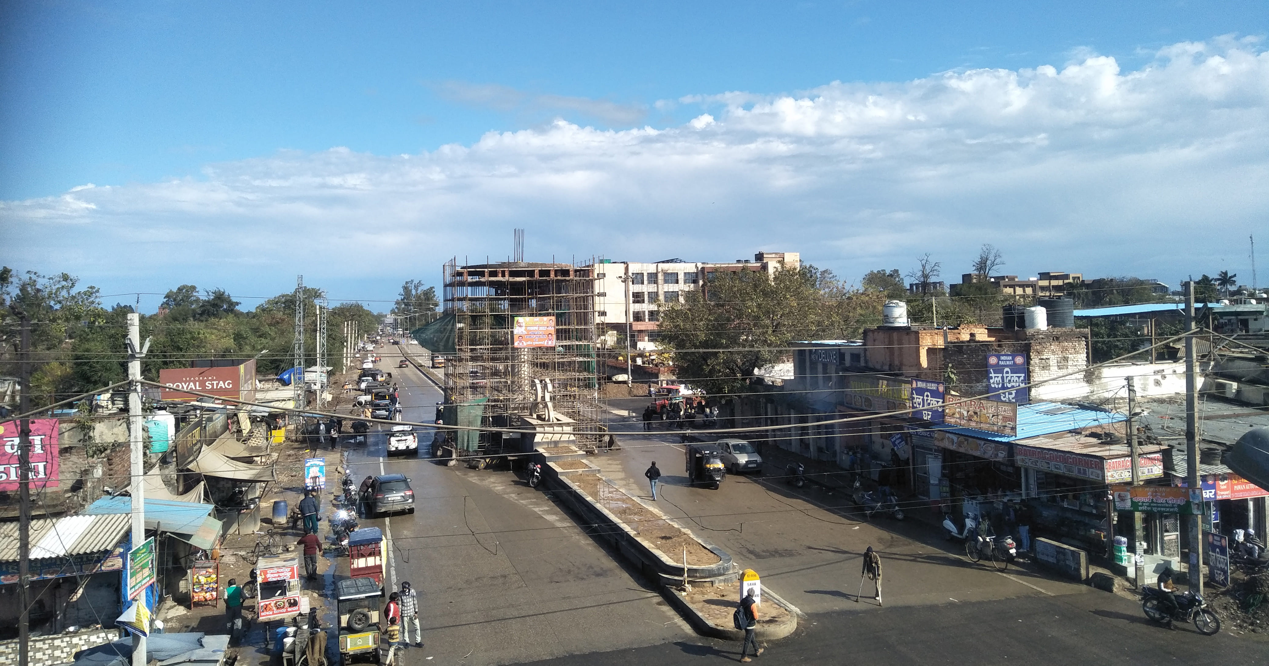 शनिवार को अंबाला में कुछ देर के लिए निकली धूप।