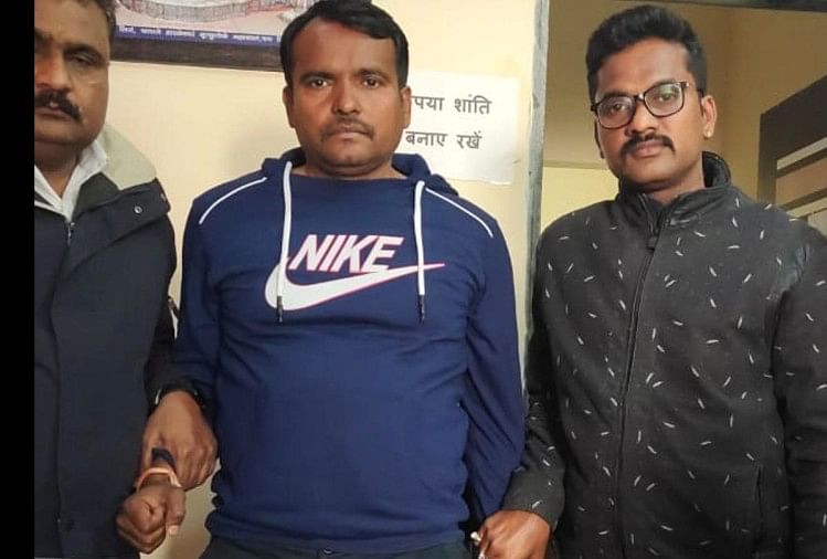 Ujjain : Patwari a pris le pot-de-vin de quatre mille dollars d’un agriculteur pour faire un livre de prêt, Eow a été attrapé
