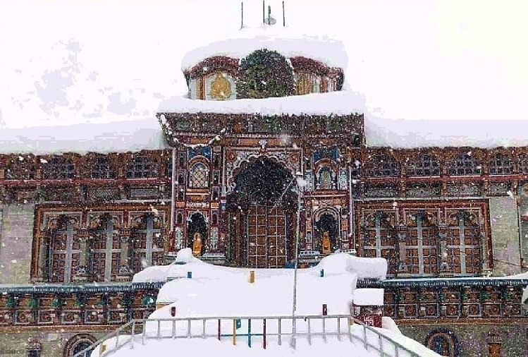 Chutes de neige dans l’Uttarakhand quatre pieds de neige à Badrinath Dham et cinq pieds à Hemkund Sahib