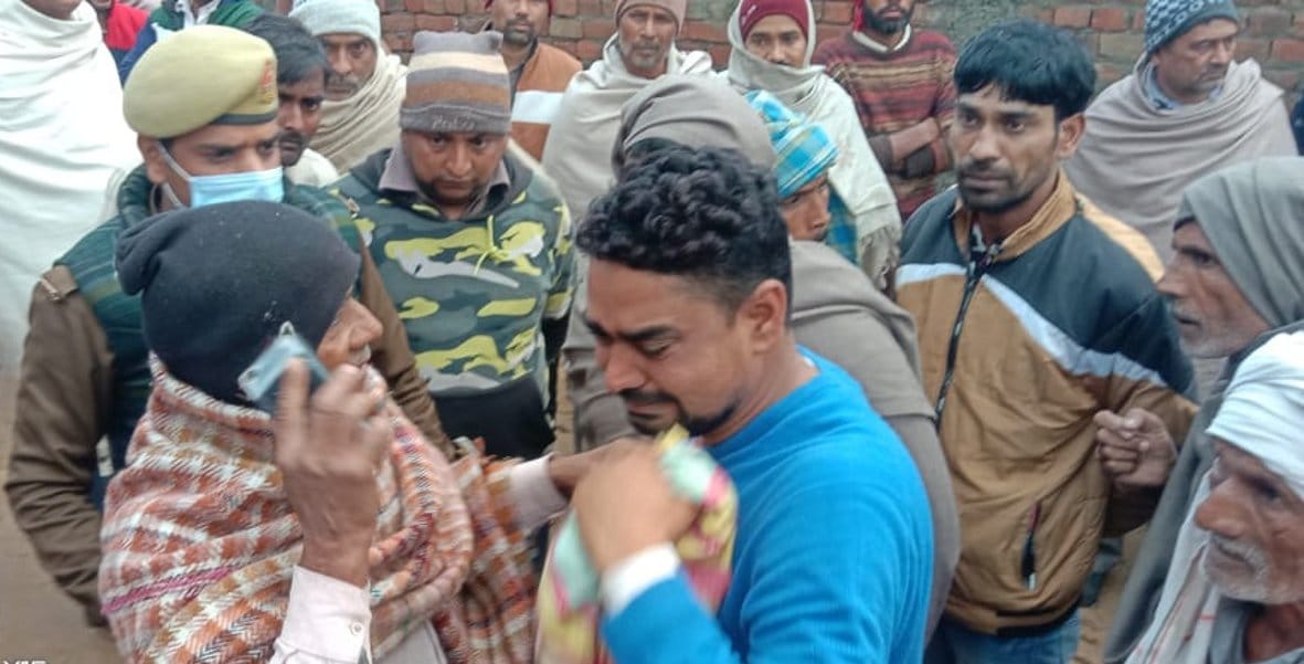 बुढ़सैनी गांव में फौजी बबलू की हत्या के बाद विलाप करते परिजन