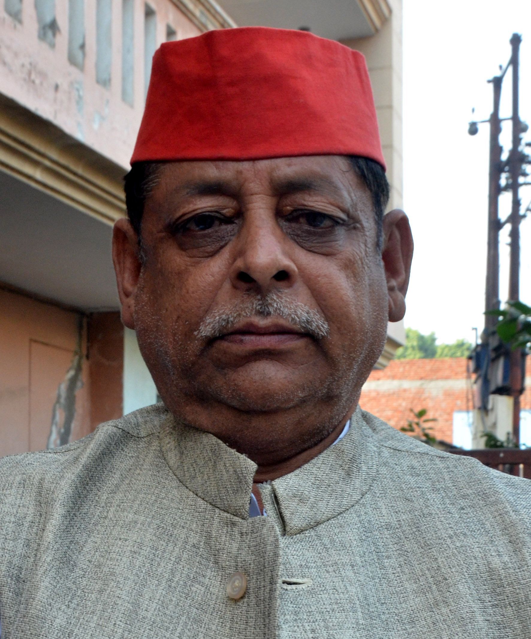 Le président du district SP Girish Yadav.