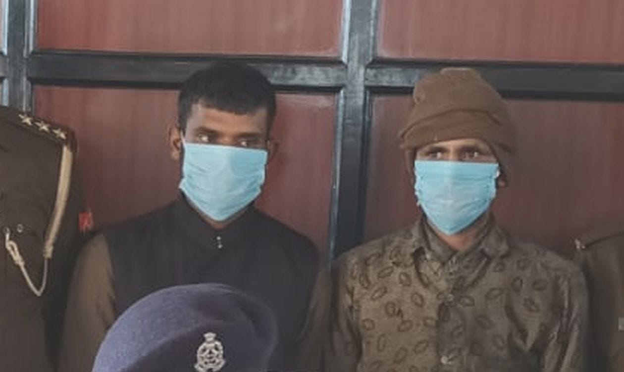गढ़ पुलिस द्वारा पकड़े गये अवैध हथियार बनाने वाले आरोपी संवाद गढ़ पुलिस द्वारा पकड़े गये अवैध हथियार बनाने वाले आरोपी संवाद