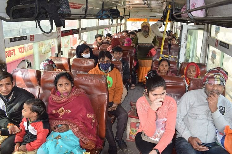 Garis Panduan Covid Dilanggar Di Bus Jalan Raya – Tidak memakai masker atau mengikuti jarak sosial