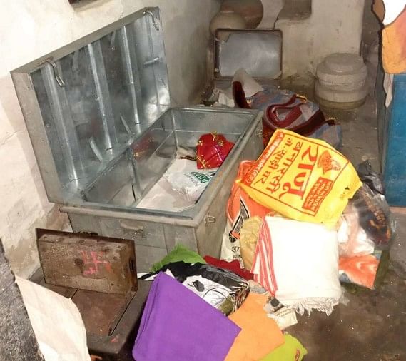 Mahoba News – Des voleurs ont volé des marchandises dans la maison d’un épicier