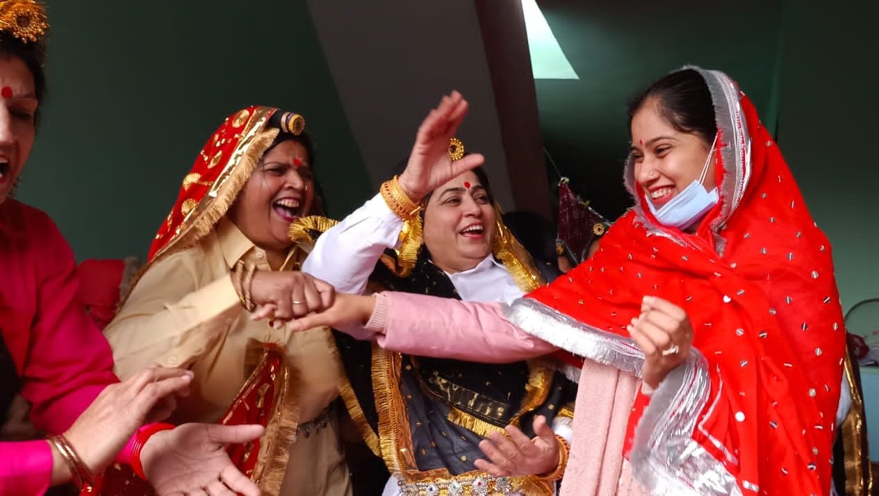 पानीपत। 3 नारी तू नाराणी उत्थान समिति द्वारा लोहड़ी के उपक्षय में आयोजित कार्यक्रम में डांस करती पानीपत। 3 नारी तू नाराणी उत्थान समिति द्वारा लोहड़ी के उपक्षय में आयोजित कार्यक्रम में डांस करती