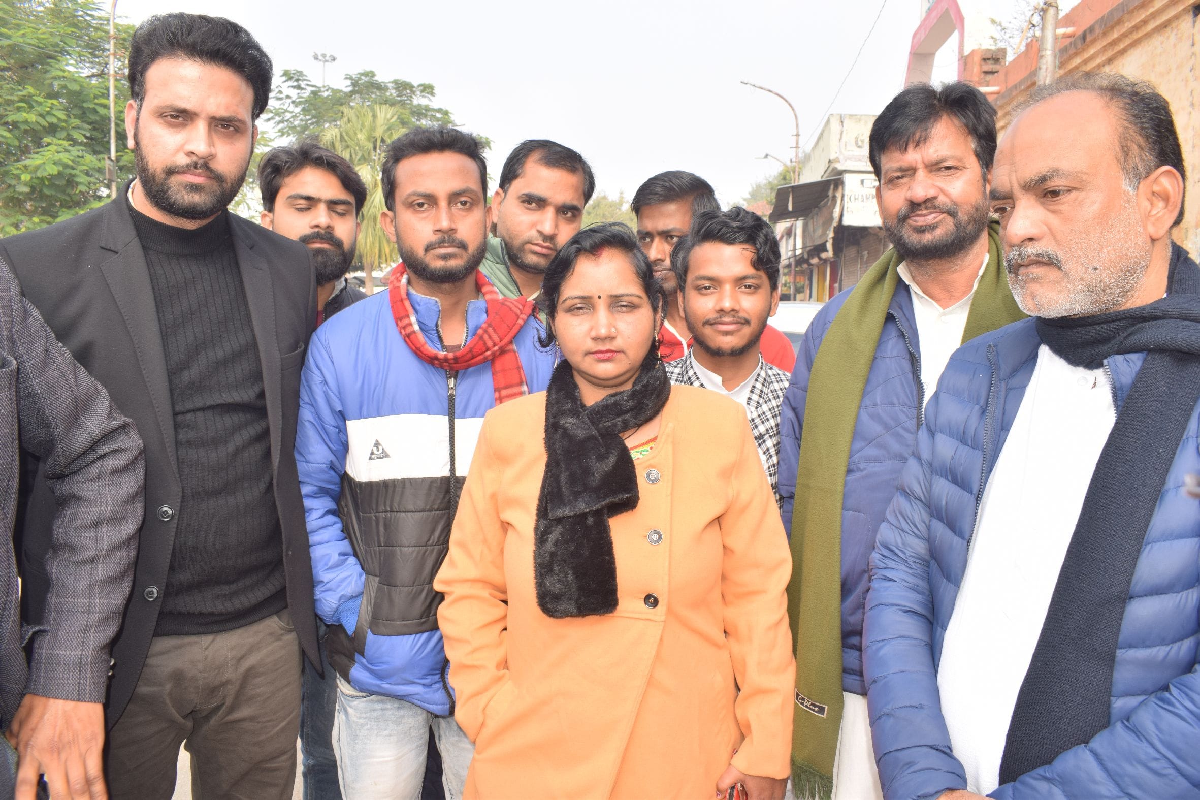 शाहजहांपुर विधान सभा से कांग्रेस प्रत्याशी पूनम पांडेय अपने समर्थकों के साथ । संवाद शाहजहांपुर विधान सभा से कांग्रेस प्रत्याशी पूनम पांडेय अपने समर्थकों के साथ । संवाद