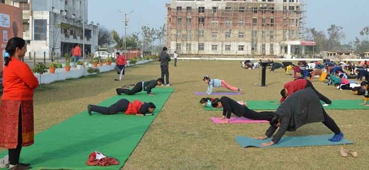 Yoga – Résolvez une société saine avec Surya Namaskar dans 15 centres de bien-être