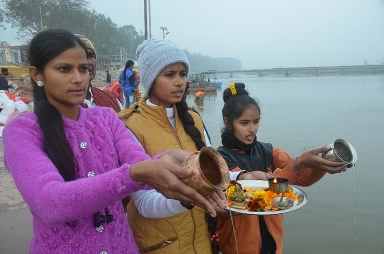 Dip Of Faith Di Ganga Pada Festival Makar Sankranti