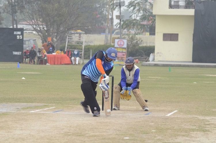 Sports – Unnao bat Kanpur au cricket