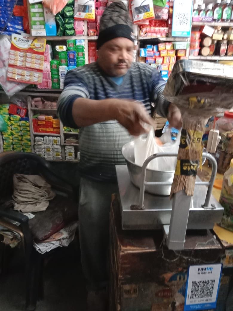 दुकानदार अशोक गोगी। संवाद
