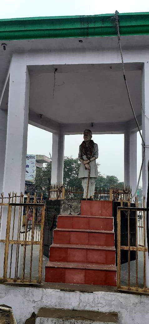 Statue de Chaudhary Charan Singh installée à Budhana Statue de Chaudhary Charan Singh installée à Budhana