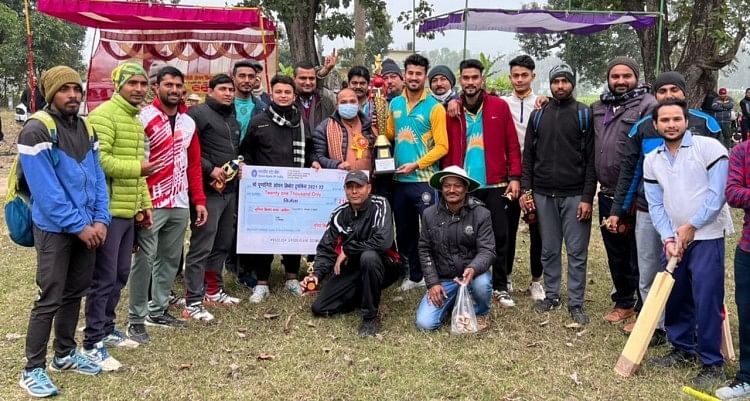 Kriket Di Khatiema – Yogi XI memenangkan piala di Kriket Terbuka Maa Purnagiri