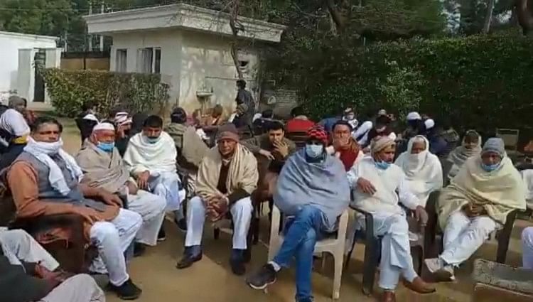 Keributan Di Kediaman Jayant Dalam Protes Terhadap Calon Chhaprauli