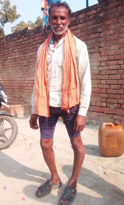 मवई गांव का बिकलांग। संवाद मवई गांव का बिकलांग। संवाद