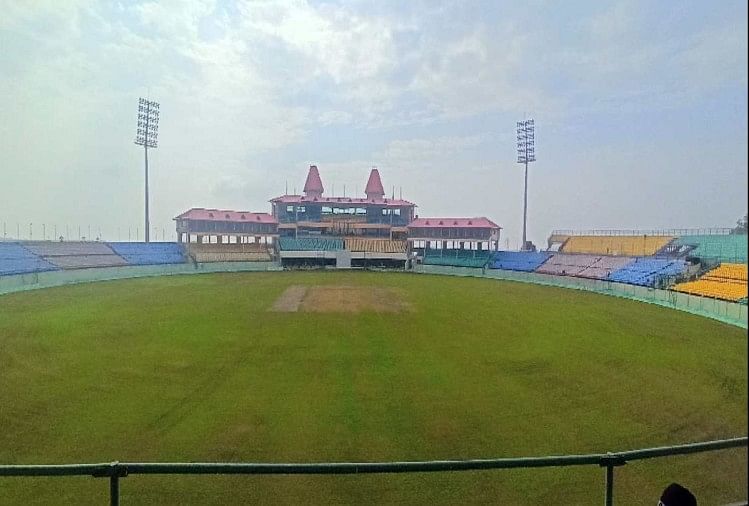 अंतरराष्ट्रीय क्रिकेट स्टेडियम धर्मशाला ।