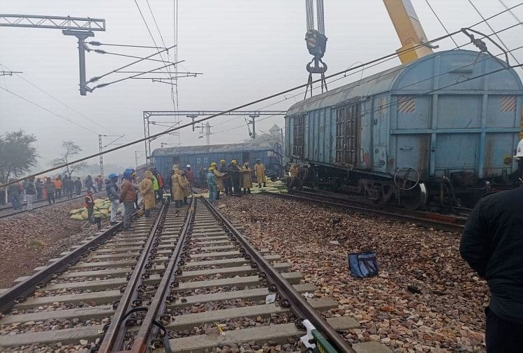 Incident ferroviaire dans jusqu’à 15 wagons de train de marchandises déraillés sur la voie Delhi-agra à Mathura, travaux de sauvetage en cours