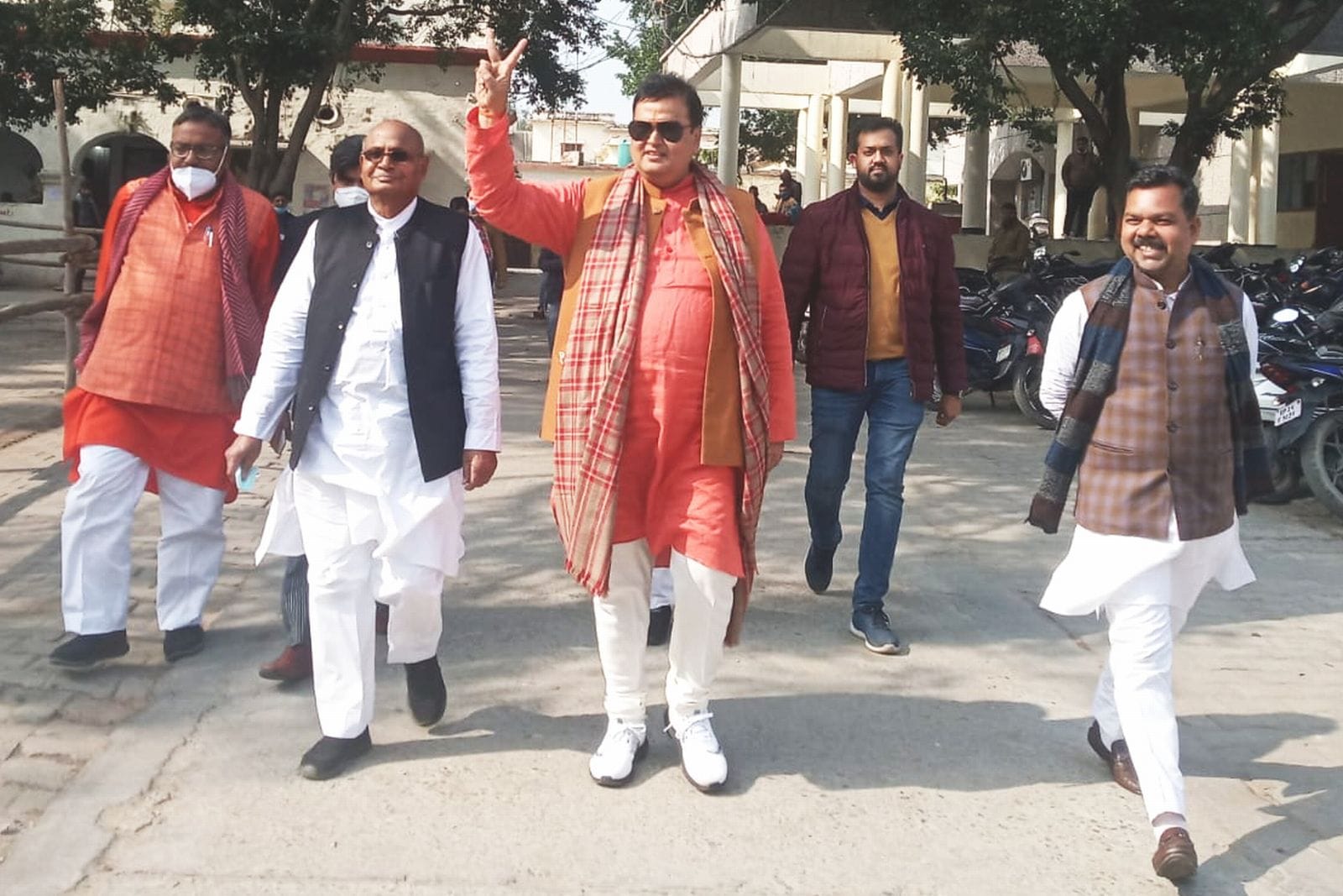 नामांकन करने के लिए जाते सहसवान विधानसभा से भाजपा प्रत्याशी डीके भारद्वाज। संवाद नामांकन करने के लिए जाते सहसवान विधानसभा से भाजपा प्रत्याशी डीके भारद्वाज। संवाद