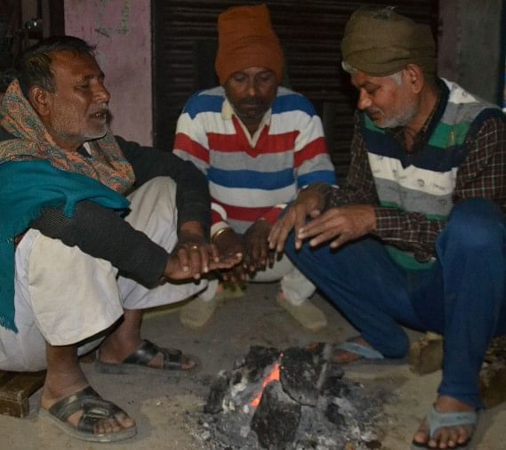 Les gens ont frissonné à cause du froid et de la pluie à Kanpur Dehat, deux dont Sinchpal sont morts