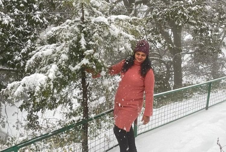 Chutes de neige: La neige est tombée à Nainital, les sommets de la ville de Sarovari sont devenus blancs, les touristes se sont beaucoup amusés, photos
