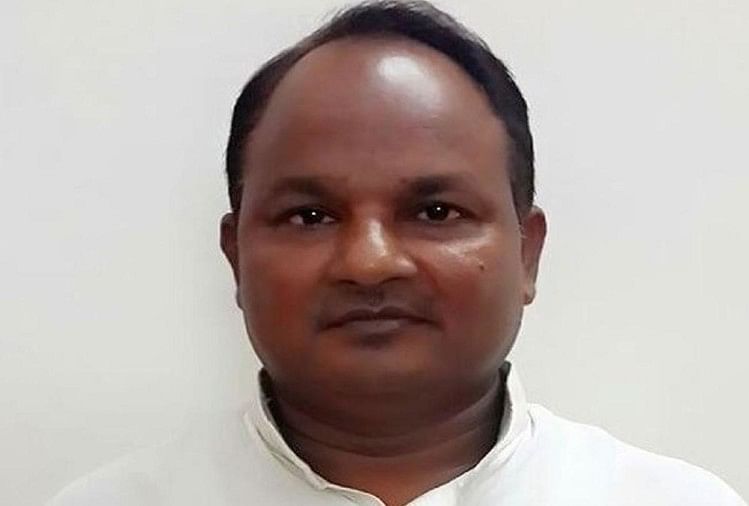 Le député du parti Samajwadi a envoyé une plainte contre Ddo à la commission électorale de Mainpuri