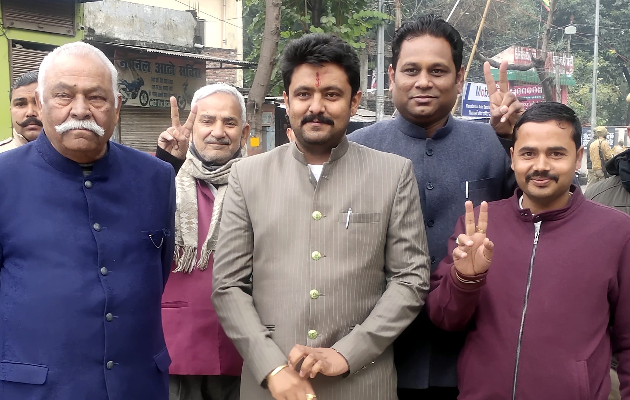 बिजनौर में बढ़ापुर विधानसभा से नामांकन कराने जाते भाजपा प्रत्याशी सुशांत सिंह। बिजनौर में बढ़ापुर विधानसभा से नामांकन कराने जाते भाजपा प्रत्याशी सुशांत सिंह।