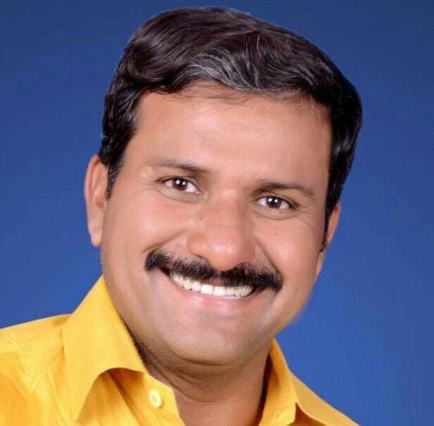 मजहर उल कमर। मजहर उल कमर।